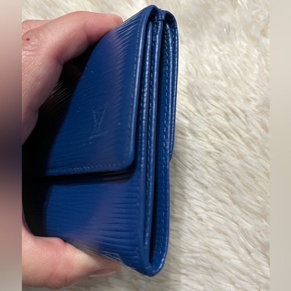 Louis Vuitton Blue Textured Wallet - Picture 4 of 12